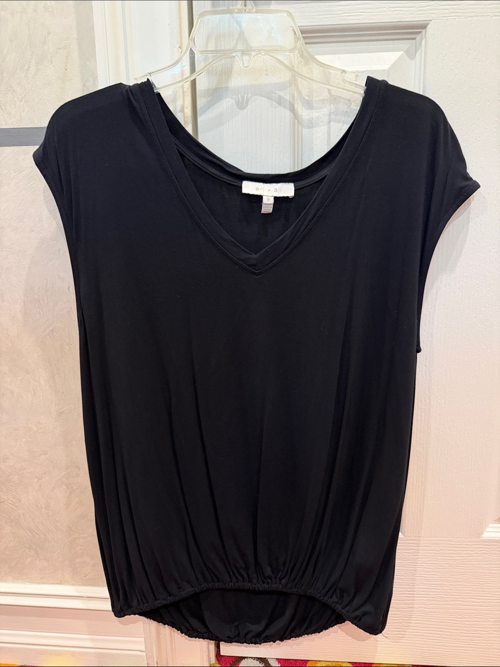 Eri + Ali Black V-Neck Short Sleeve Blouson Top